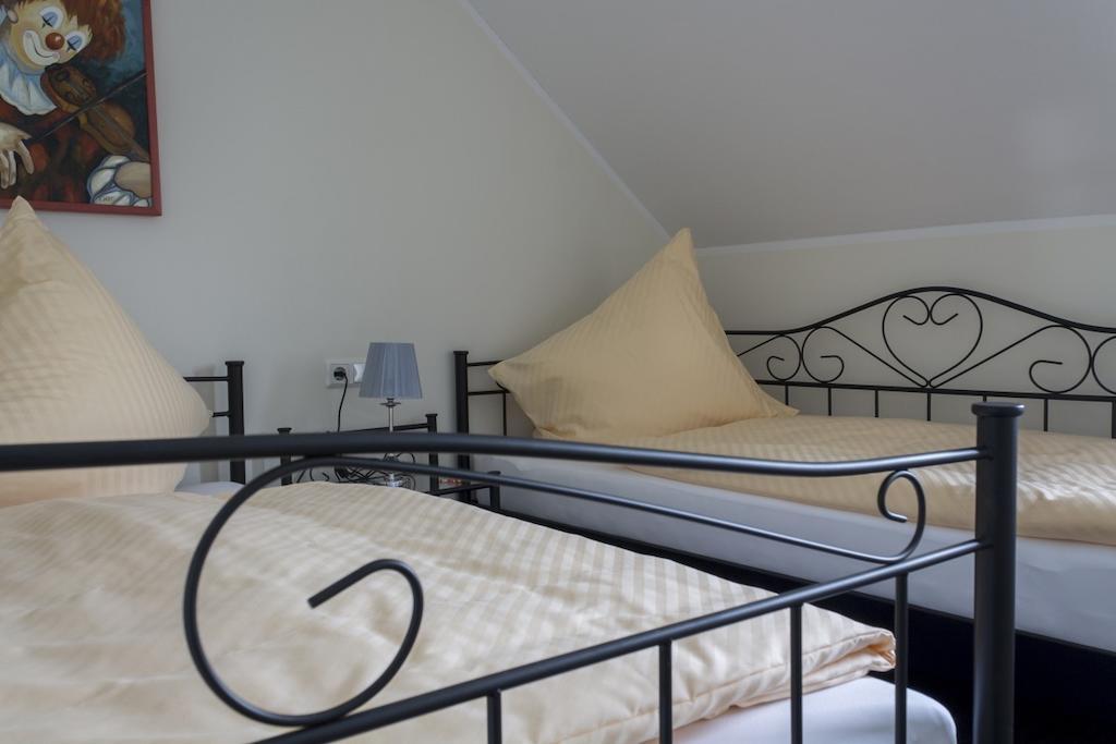 Haus Am Lagunenbad Ferienwohnung Ettelsberg Willingen Szoba fotó